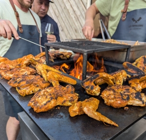 Saint-Julien-Chapteuil : les Ripailleurs, champions de France du barbecue, lancent leur gamme d&#039;épices