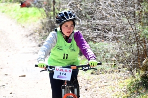 150 jeunes aux championnats UNSS de VTT à Saint-Julien-Chapteuil