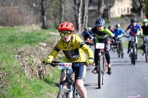 150 jeunes aux championnats UNSS de VTT à Saint-Julien-Chapteuil