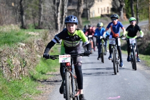 150 jeunes aux championnats UNSS de VTT à Saint-Julien-Chapteuil