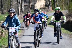 150 jeunes aux championnats UNSS de VTT à Saint-Julien-Chapteuil