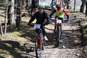 150 jeunes aux championnats UNSS de VTT à Saint-Julien-Chapteuil