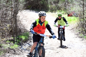 150 jeunes aux championnats UNSS de VTT à Saint-Julien-Chapteuil