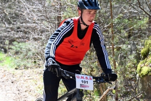 150 jeunes aux championnats UNSS de VTT à Saint-Julien-Chapteuil