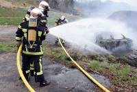 Yssingeaux : un exercice grandeur nature des pompiers sur un feu de voiture