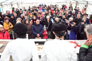 Les visiteurs pousssent comme des champignons à Saint-Bonnet-le-Froid (vidéo)