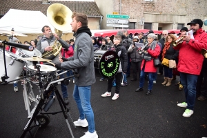 Les visiteurs pousssent comme des champignons à Saint-Bonnet-le-Froid (vidéo)