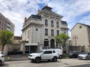 Yssingeaux : l&#039;ancienne Caisse d&#039;Epargne rachetée pour être revendue en 7 lots