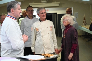 Yssingeaux : des créations sucrées sur le thème de Paris 2024 au concours des Croquembouches (vidéo)