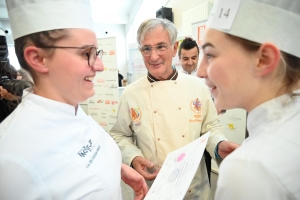 Yssingeaux : des créations sucrées sur le thème de Paris 2024 au concours des Croquembouches (vidéo)