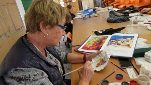 Yssingeaux : des ateliers de peinture sur porcelaine au foyer rural