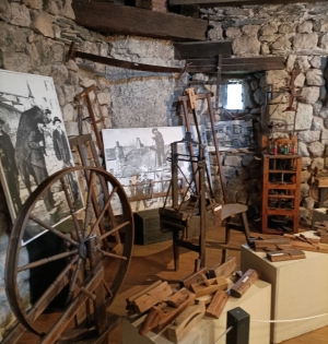 Saint-Maurice-de-Lignon : une visite au musée de Versilhac pour les résidents du Bel âge