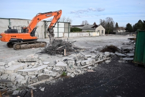 Saint-Maurice-de-Lignon : l&#039;ancienne friche Bardon est en cours de déconstruction