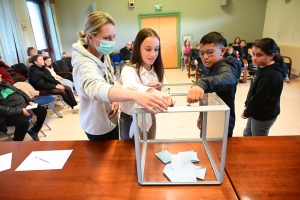 Beauzac : un nouveau conseil municipal des jeunes installé