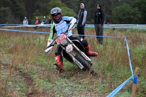 Bas-en-Basset : l&#039;enduro moto des régions en photos