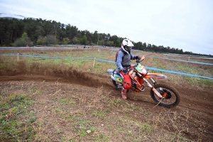 Bas-en-Basset : l&#039;enduro moto des régions en photos