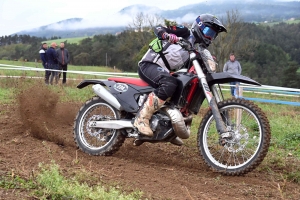 Bas-en-Basset : l&#039;enduro moto des régions en photos