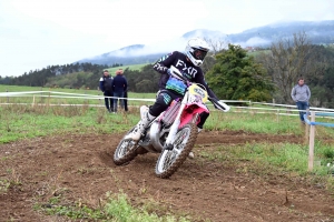 Bas-en-Basset : l&#039;enduro moto des régions en photos