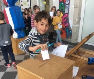 Devoir civique pour tous à l&#039;école Jean-de-La-Fontaine à Yssingeaux