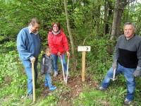 Beaux : défrichage et balisage du sentier du Saut du chien