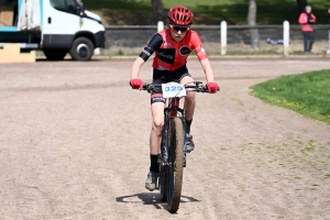 Sainte-Sigolène : les jeunes vététistes ont assuré le spectacle