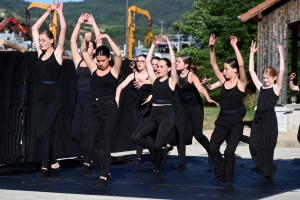 Dunières : musique et danse sur l&#039;esplanade de la Galoche