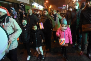 Monistrol-sur-Loire : la parade de Noël rassemble les familles et les super-héros