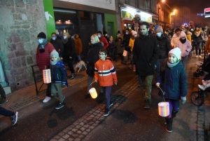 Monistrol-sur-Loire : la parade de Noël rassemble les familles et les super-héros