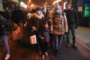 Monistrol-sur-Loire : la parade de Noël rassemble les familles et les super-héros