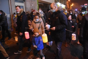 Monistrol-sur-Loire : la parade de Noël rassemble les familles et les super-héros