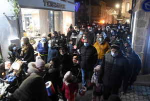 Monistrol-sur-Loire : la parade de Noël rassemble les familles et les super-héros