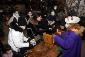 Monistrol-sur-Loire : la parade de Noël rassemble les familles et les super-héros