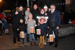 Monistrol-sur-Loire : la parade de Noël rassemble les familles et les super-héros