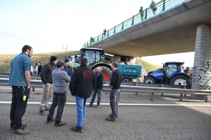 A Yssingeaux, les agriculteurs en colère réclament des paroles et des actes (vidéo)