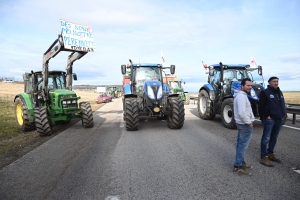 A Yssingeaux, les agriculteurs en colère réclament des paroles et des actes (vidéo)