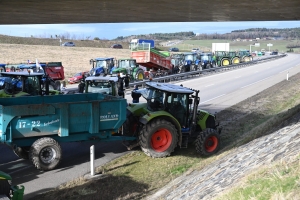 A Yssingeaux, les agriculteurs en colère réclament des paroles et des actes (vidéo)