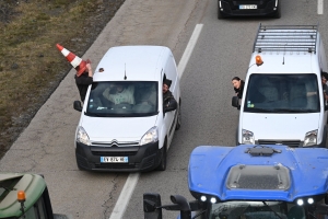 A Yssingeaux, les agriculteurs en colère réclament des paroles et des actes (vidéo)