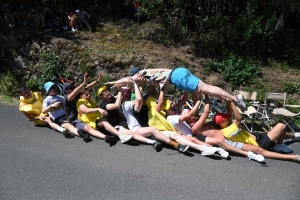 Tour de France : chaude ambiance dans la côte des Châtaigniers (photos)