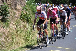 Tour de France : chaude ambiance dans la côte des Châtaigniers (photos)