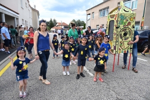 Sainte-Sigolène : près de 400 enfants défilent pour la kermesse de l&#039;école Saint-Joseph