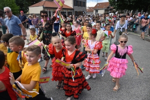 Sainte-Sigolène : près de 400 enfants défilent pour la kermesse de l&#039;école Saint-Joseph