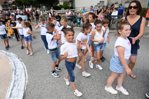 Sainte-Sigolène : près de 400 enfants défilent pour la kermesse de l&#039;école Saint-Joseph