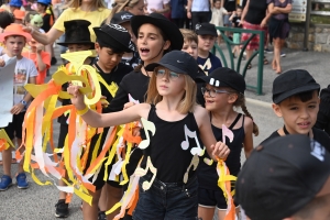 Sainte-Sigolène : près de 400 enfants défilent pour la kermesse de l&#039;école Saint-Joseph