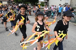 Sainte-Sigolène : près de 400 enfants défilent pour la kermesse de l&#039;école Saint-Joseph