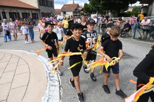 Sainte-Sigolène : près de 400 enfants défilent pour la kermesse de l&#039;école Saint-Joseph