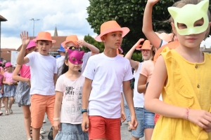 Sainte-Sigolène : près de 400 enfants défilent pour la kermesse de l&#039;école Saint-Joseph