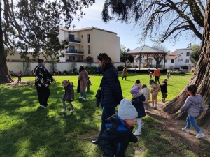 Bas-en-Basset : 95 jeunes enfants chassent les oeufs dans le jardin public