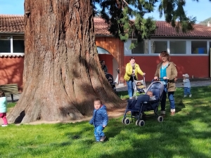 Bas-en-Basset : 95 jeunes enfants chassent les oeufs dans le jardin public