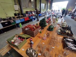 Monistrol-sur-Loire : la braderie des Amis du Grand Toukou bat son plein