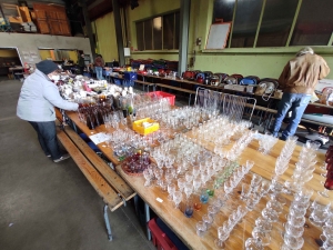 Monistrol-sur-Loire : la braderie des Amis du Grand Toukou bat son plein